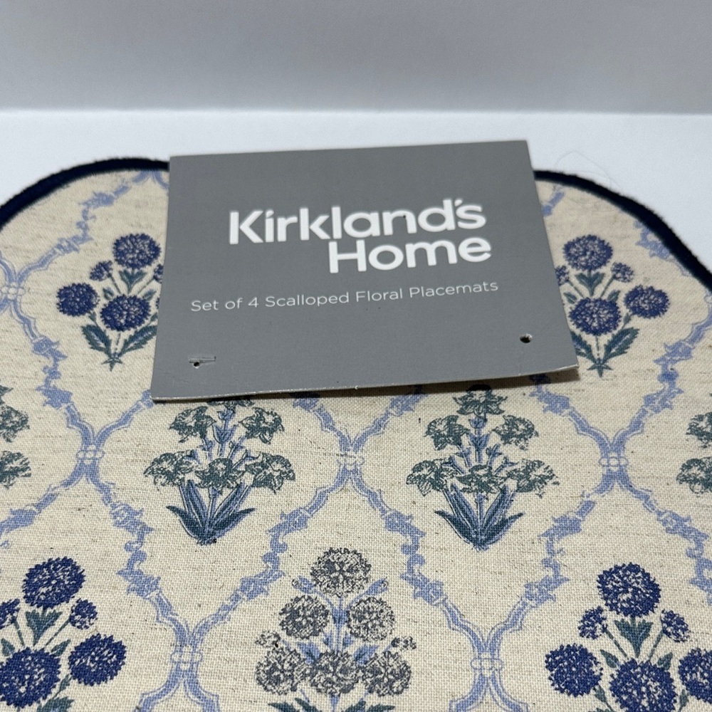 Kirkland’s Home Floral Placemats Set of 4 Cream Navy Scalloped Table Decor NWT - Picture 2 of 8